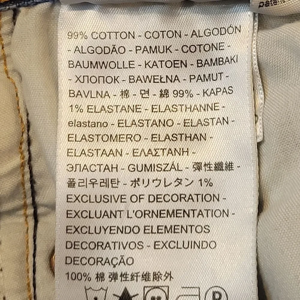 Levis Premium Wedgie Button Fly Distressed Blue Jeans Size 24